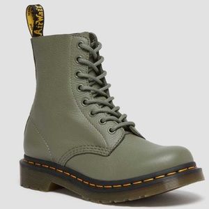 NWOT Dr Marten Pascal Boots, Khaki Green